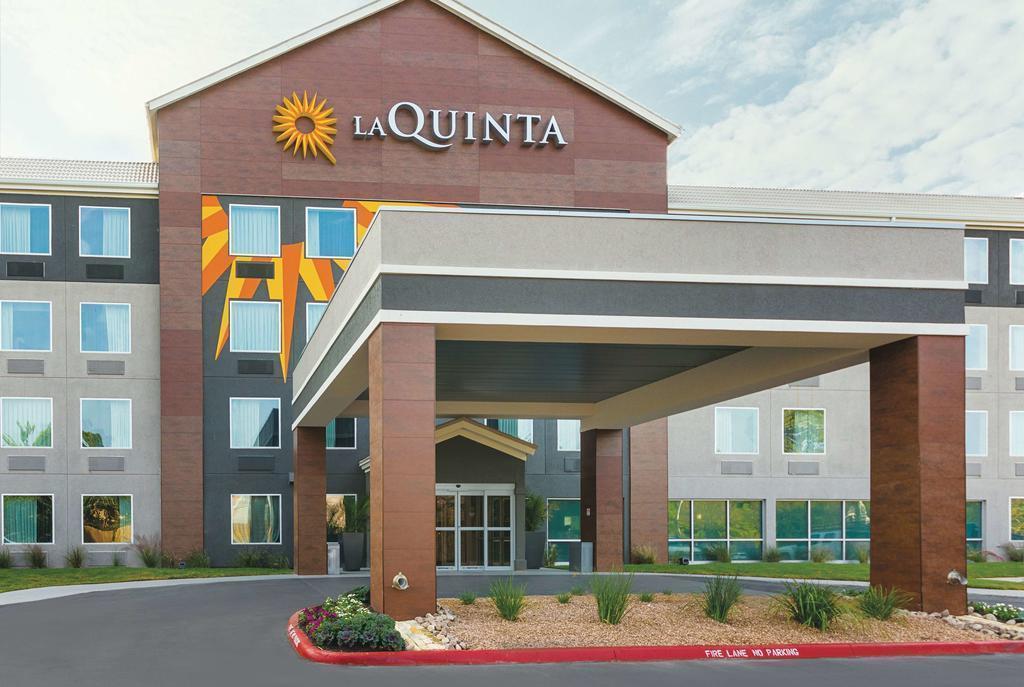 La Quinta Inn & Suites By Wyndham Dallas/Fairpark Buitenkant foto