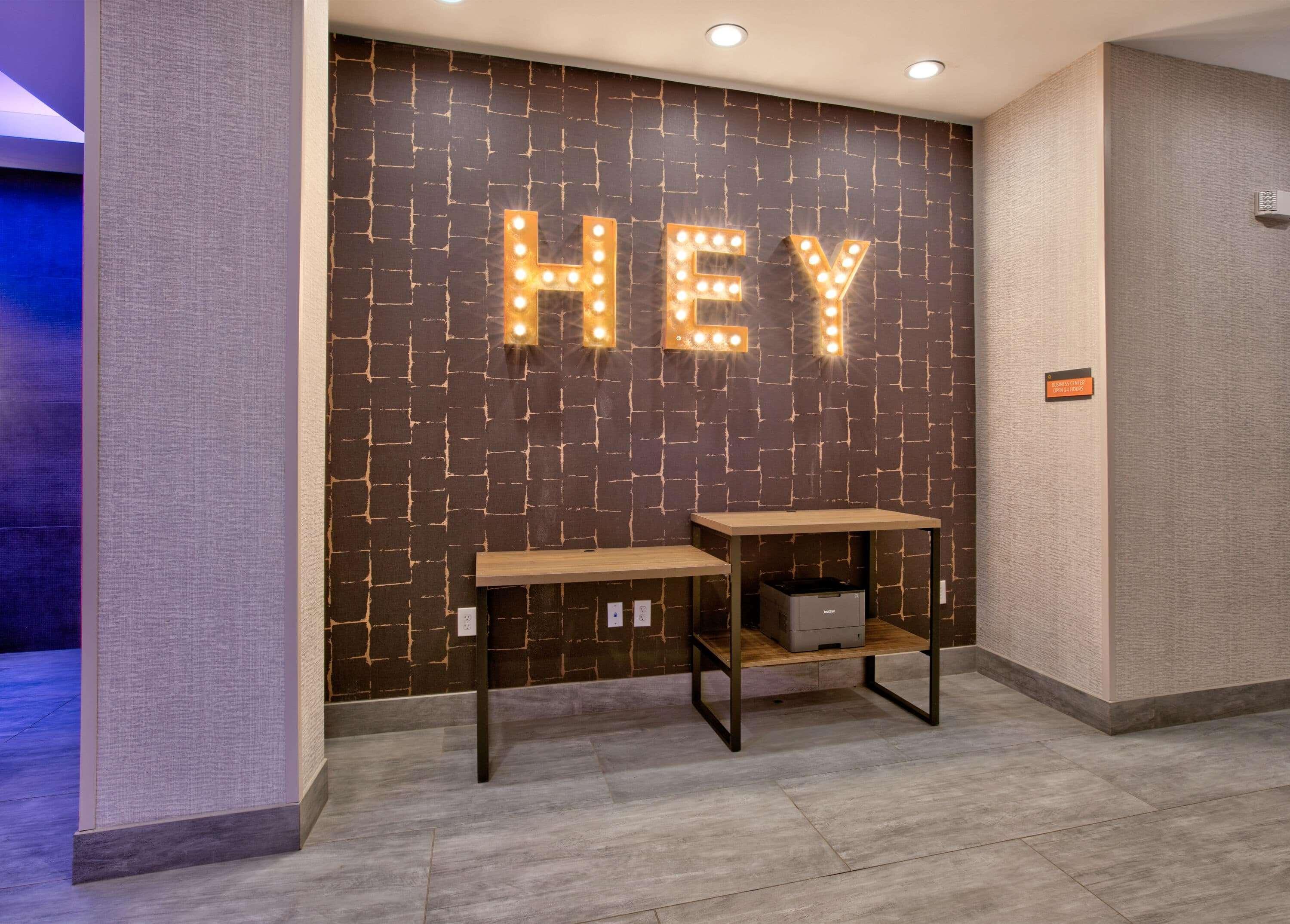 La Quinta Inn & Suites By Wyndham Dallas/Fairpark Buitenkant foto