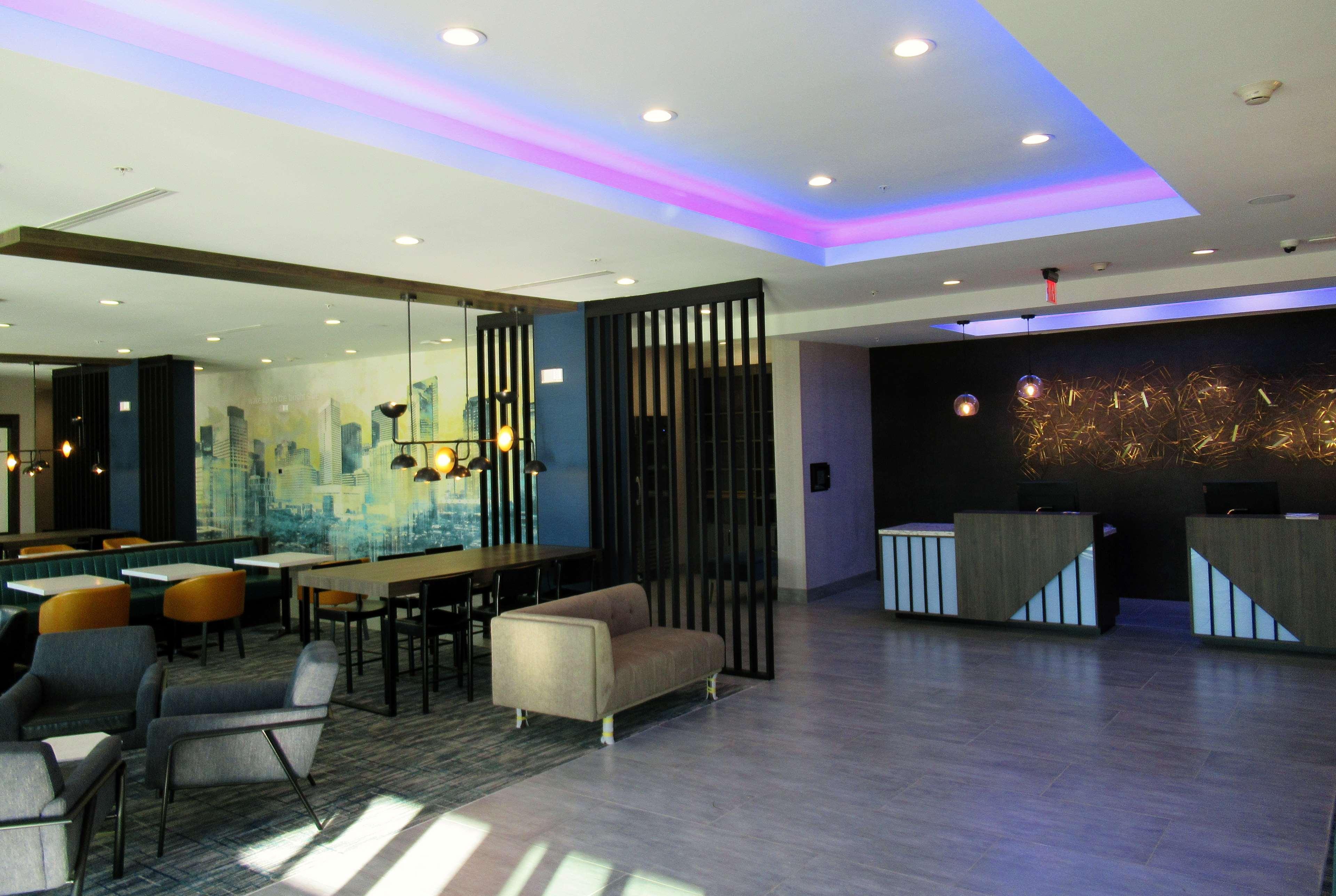 La Quinta Inn & Suites By Wyndham Dallas/Fairpark Buitenkant foto